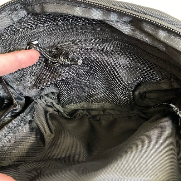 Outdoor Products Essential Waist Pack/Belt Pack Adjustable.3 pockets. Reflective - Picture 4 of 11